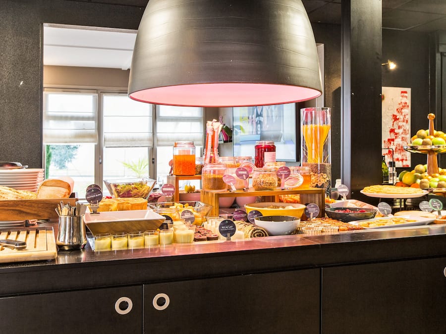 Daily buffet breakfast (EUR 14.90 per person)