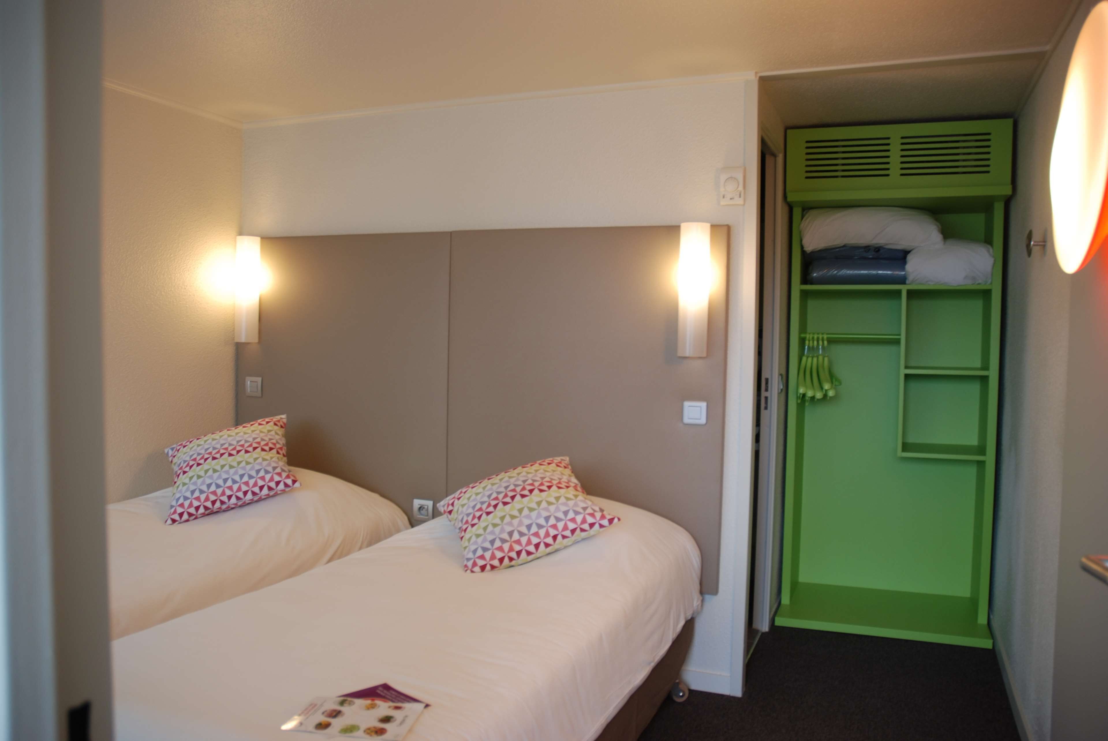 next generation, standard room, 2 single beds | desk, soundproofing, free wifi, bed sheets