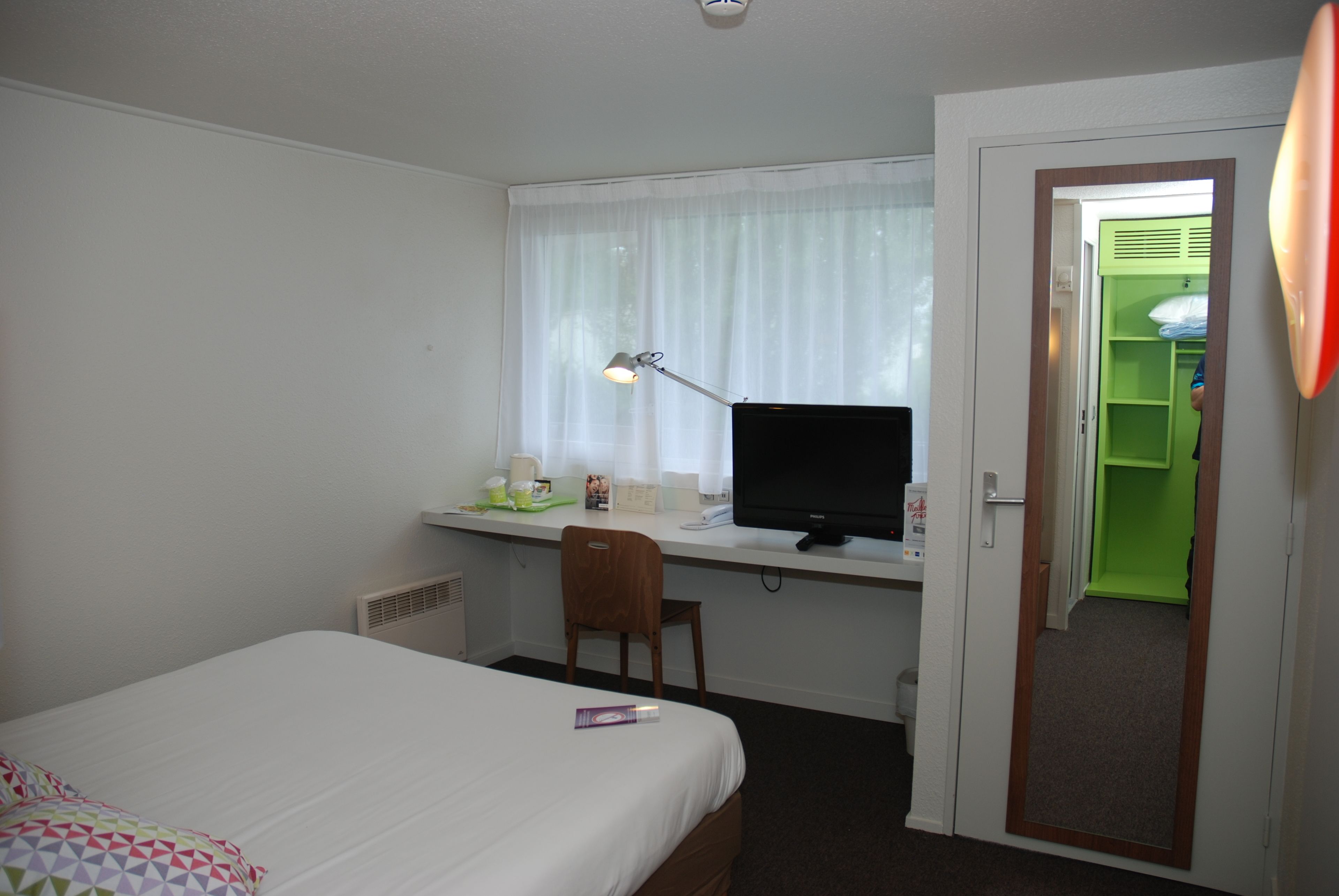 next generation, standard room, 1 double bed | desk, soundproofing, free wifi, bed sheets