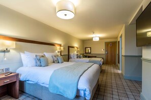 Individually decorated, desk, iron/ironing board, free WiFi - Damson Dene Hotel (Kendal)
