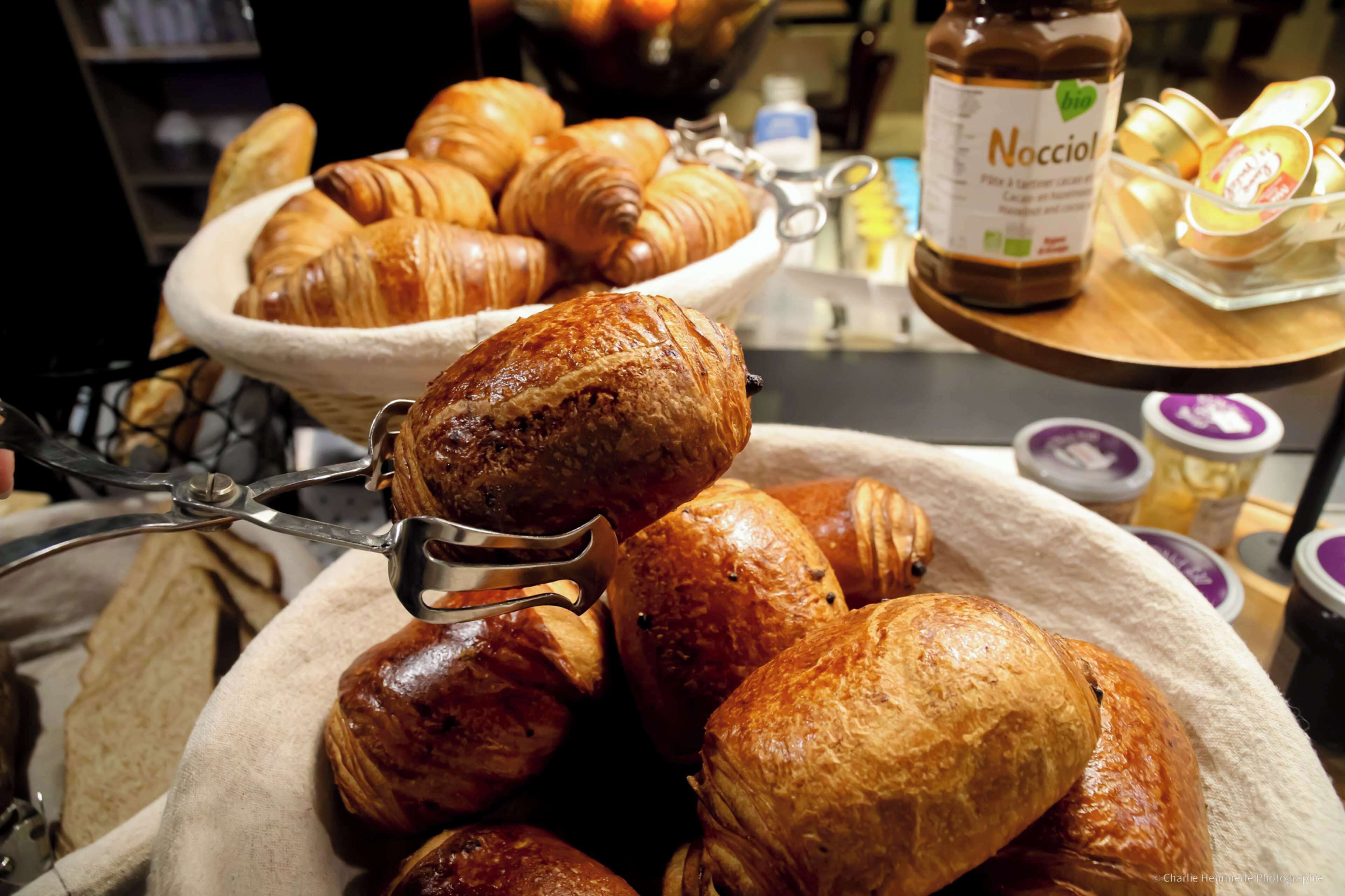 Daily buffet breakfast for a fee