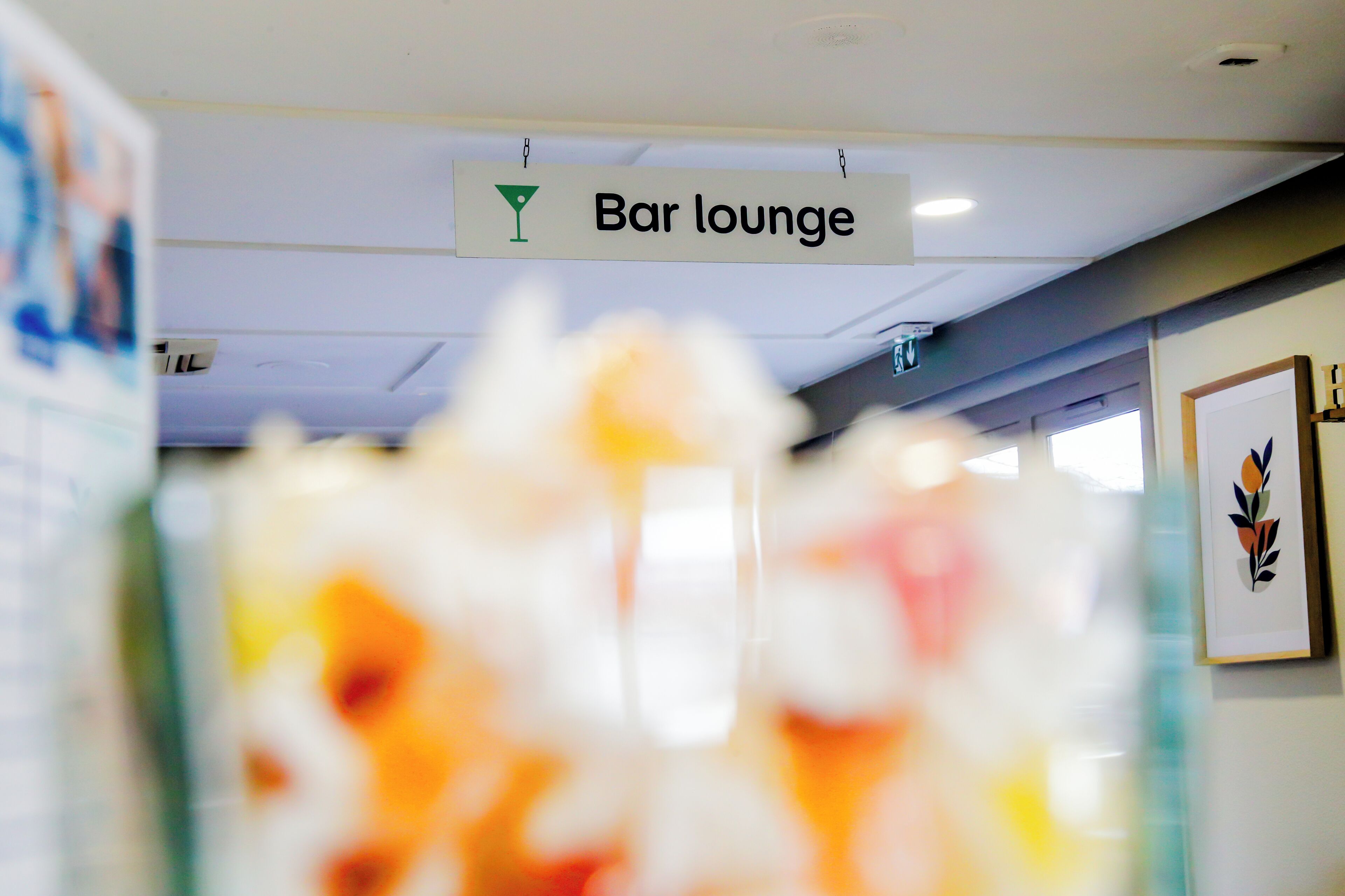 Señal que indica una zona de bar-lounge.