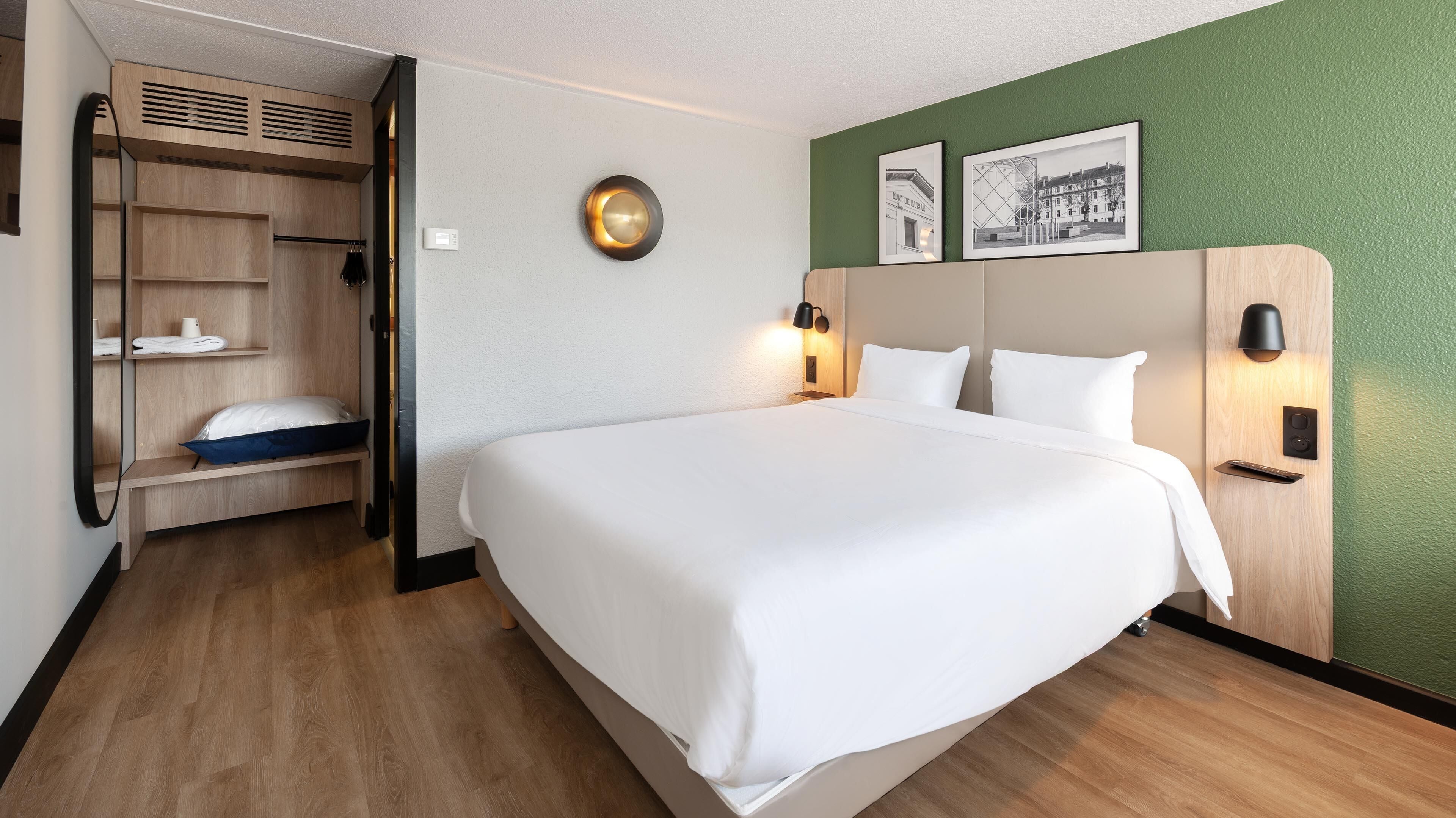 Standaard kamer, Meerdere bedden | Luxe beddengoed, een bureau, een laptopwerkplek