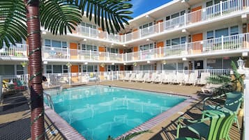 Outdoor pool, pool loungers