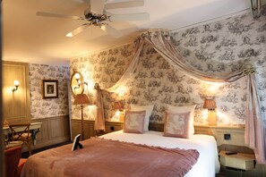 Grand Double Room | Minibar, in-room safe, desk, blackout curtains - Hotel Biskajer by CW Hotel Collection (Bruges)