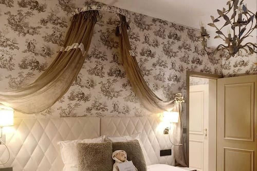 Basic-Doppelzimmer | Minibar, Zimmersafe, Schreibtisch, Verdunkelungsvorhänge