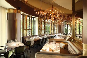 2 restaurants; breakfast, lunch, dinner, and brunch served - Somerset Grand Citra Jakarta (Jakarta)