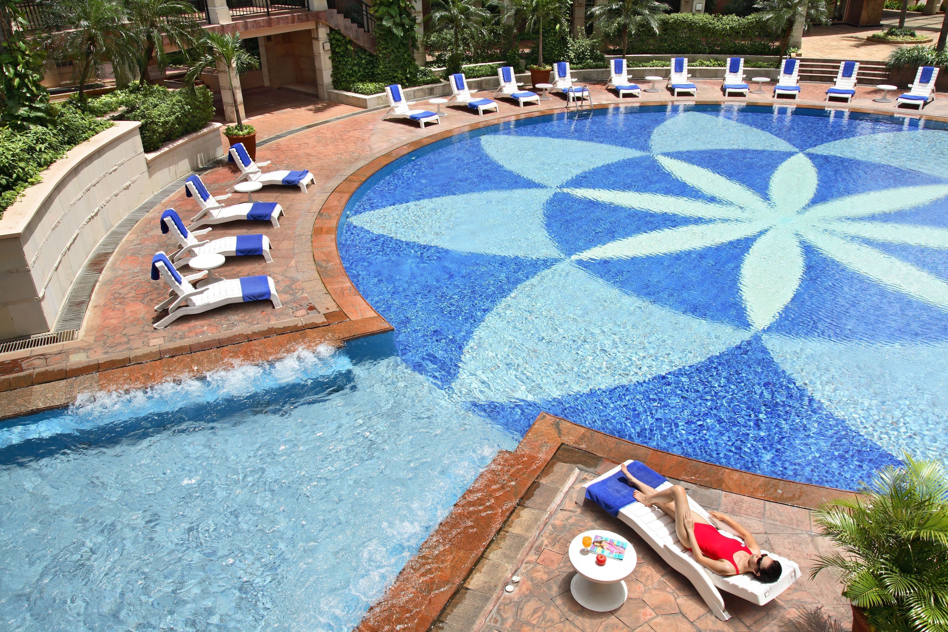 Outdoor pool, pool loungers