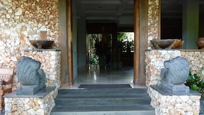 Unclassified image, 3 of 42, button - Puri Bambu (Kedonganan)