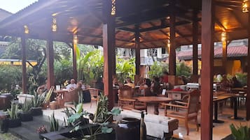 Pemandangan dari hartanah