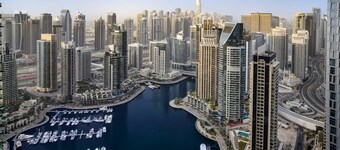 Dubai Marriott Harbour Hotel & Suites
