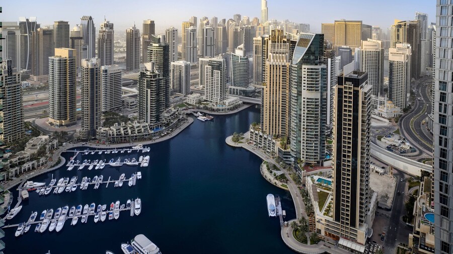 Dubai Marriott Harbour Hotel & Suites