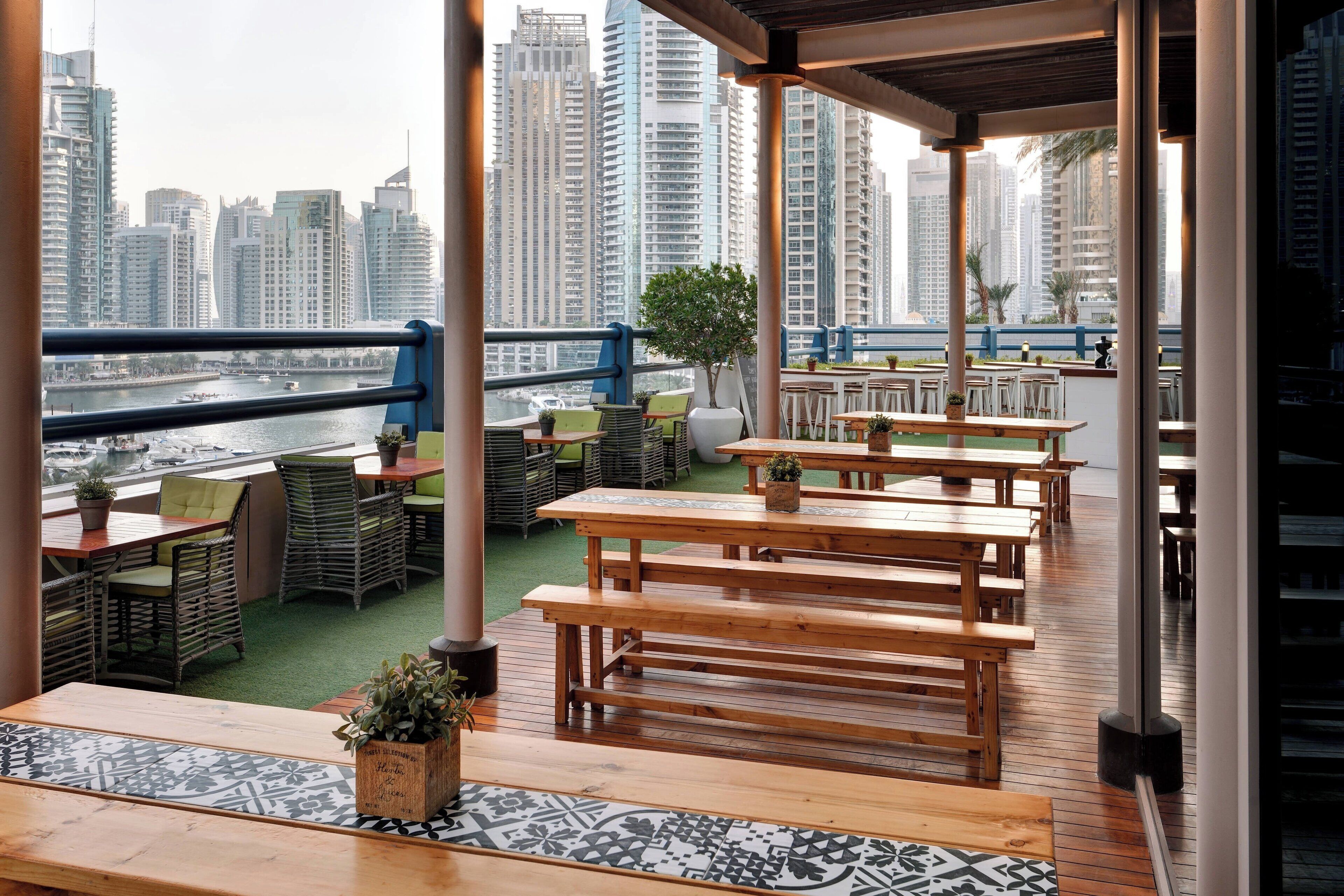 Photo - Dubai Marriott Harbour Hotel & Suites
