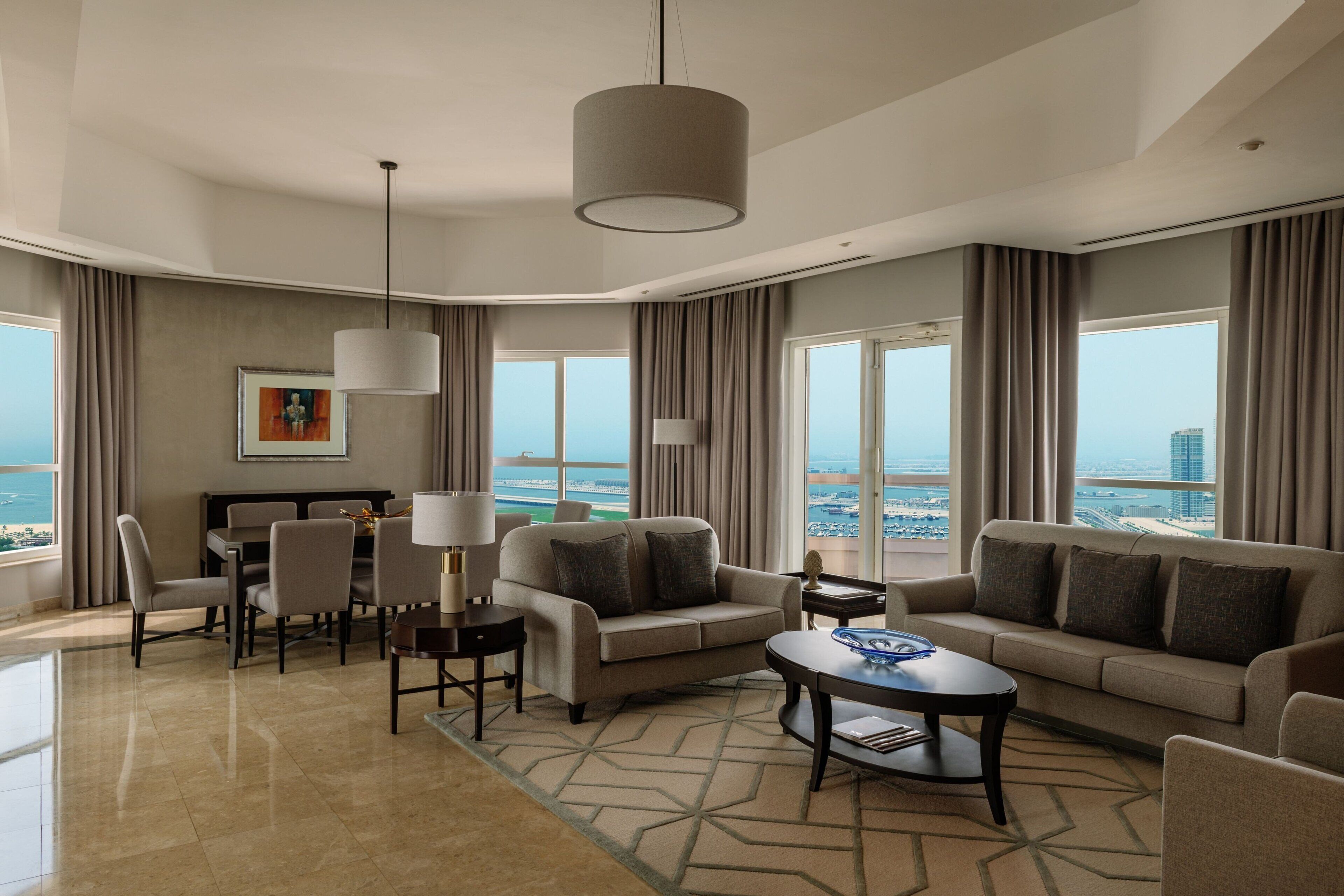 Photo - Dubai Marriott Harbour Hotel & Suites