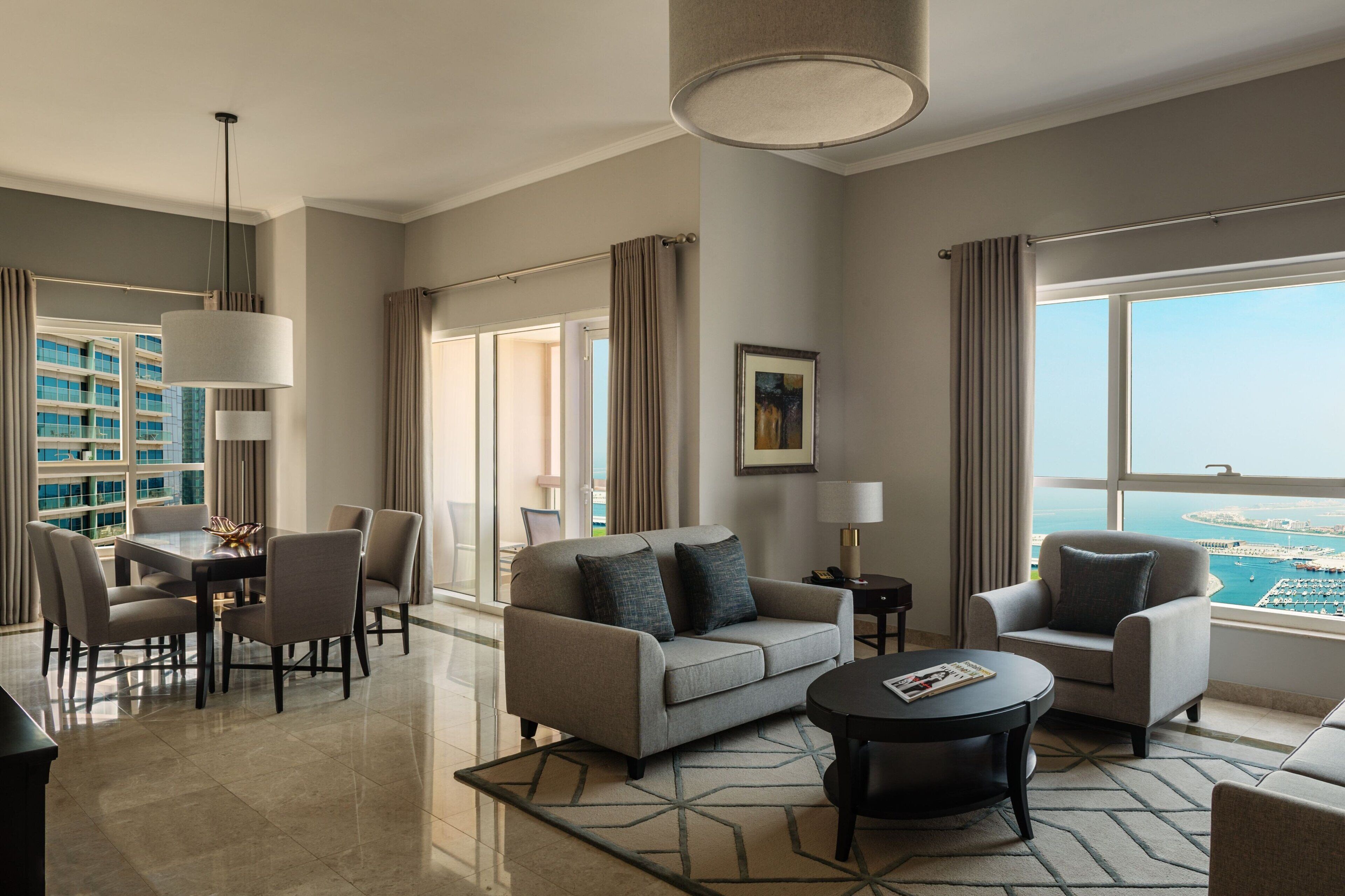 Photo - Dubai Marriott Harbour Hotel & Suites