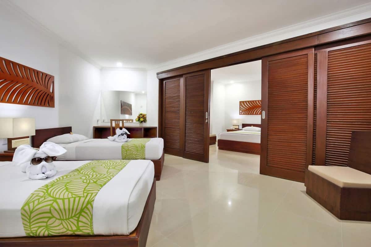 Desk, blackout drapes, rollaway beds, free WiFi