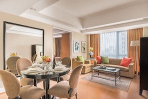 Deluxe Apartment, 1 Bedroom, Kitchen | In-room dining - Somerset Millennium Makati (Makati)