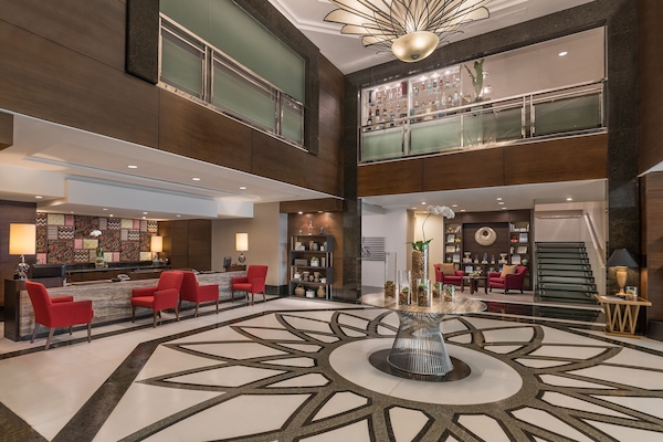 Lobby lounge
