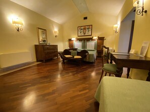 Deluxe Room, Non Smoking, Pool View