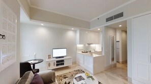 Fridge, microwave, electric kettle, toaster - Ascott Jakarta (Jakarta)