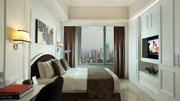 Premium bedding, in-room safe, desk, blackout curtains