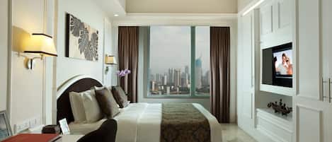 Premium bedding, in-room safe, desk, blackout curtains
