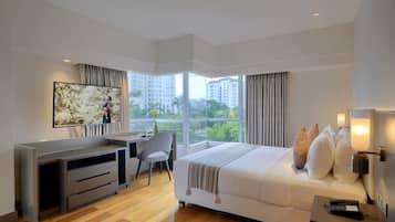 Executive Suite, 3 Bedrooms | 2 bedrooms, premium bedding, pillow-top beds, in-room safe