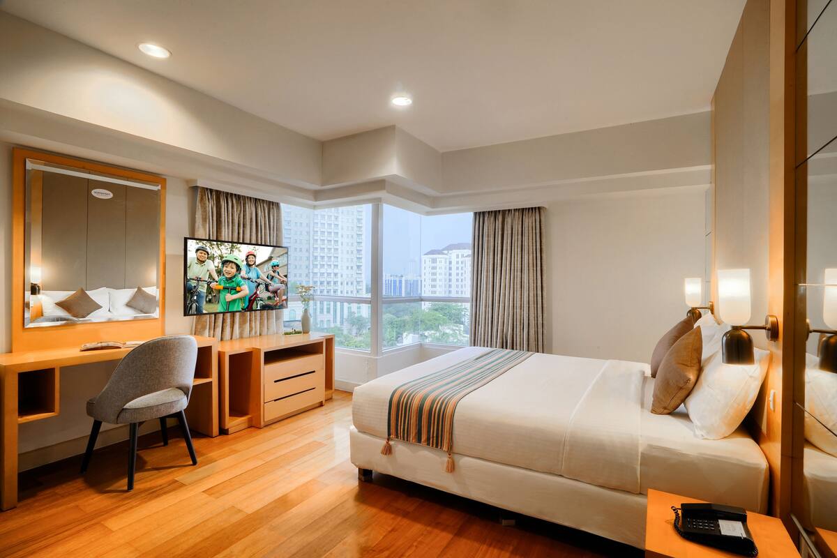 Executive Apartment, 3 Bedrooms | 2 bedrooms, premium bedding, pillowtop beds, in-room safe