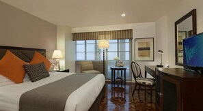 In-room safe, individually decorated, individually furnished, desk - Somerset Olympia Makati (Makati)