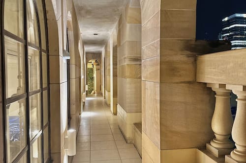 Luxury Sub-Penthouse | Terrace/patio