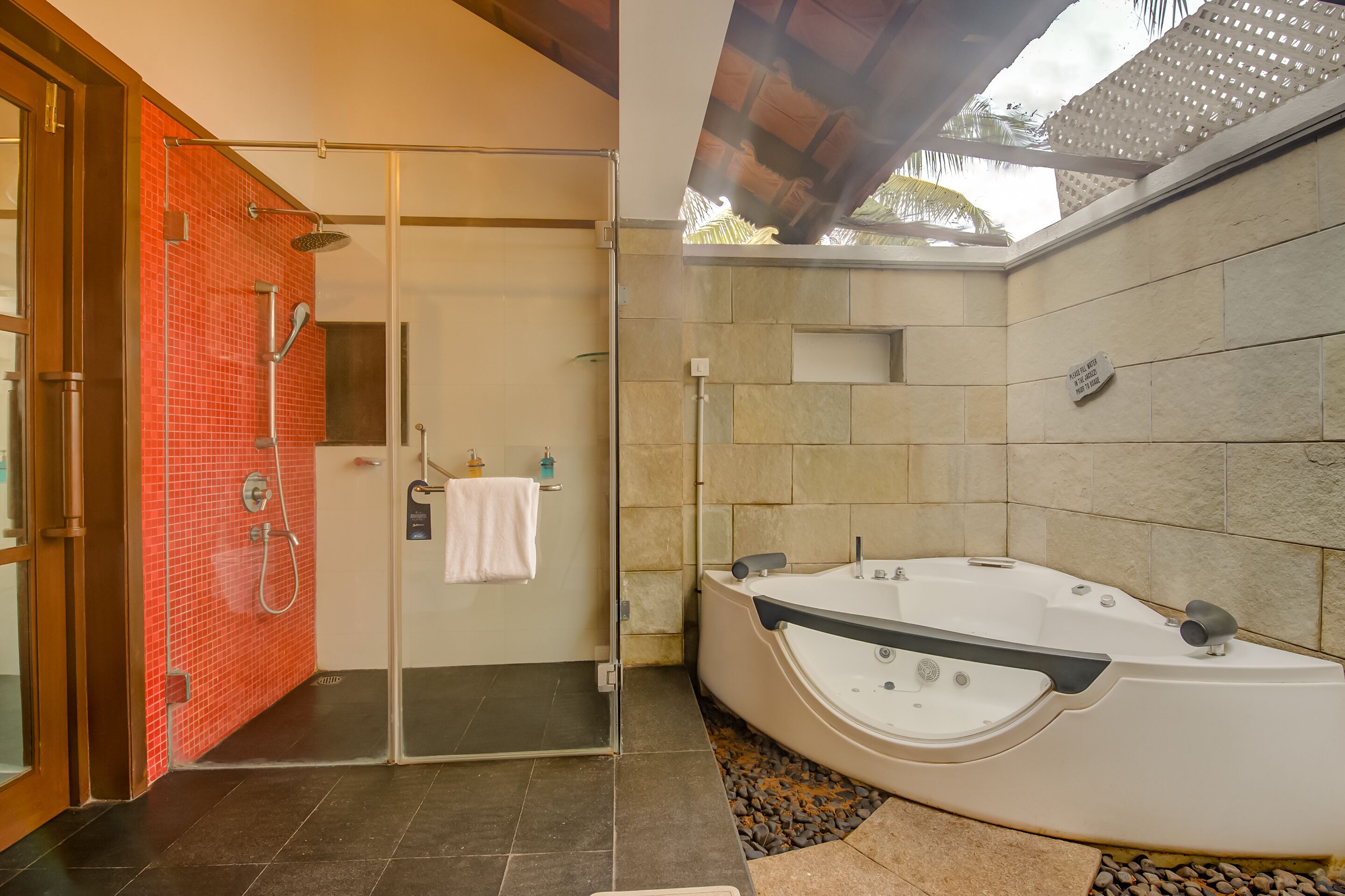 Shower, rainfall showerhead, free toiletries, hair dryer