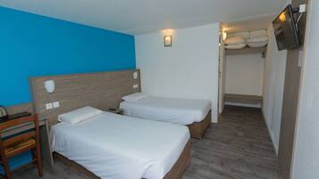 Standard Room, 2 Twin Beds | View from room