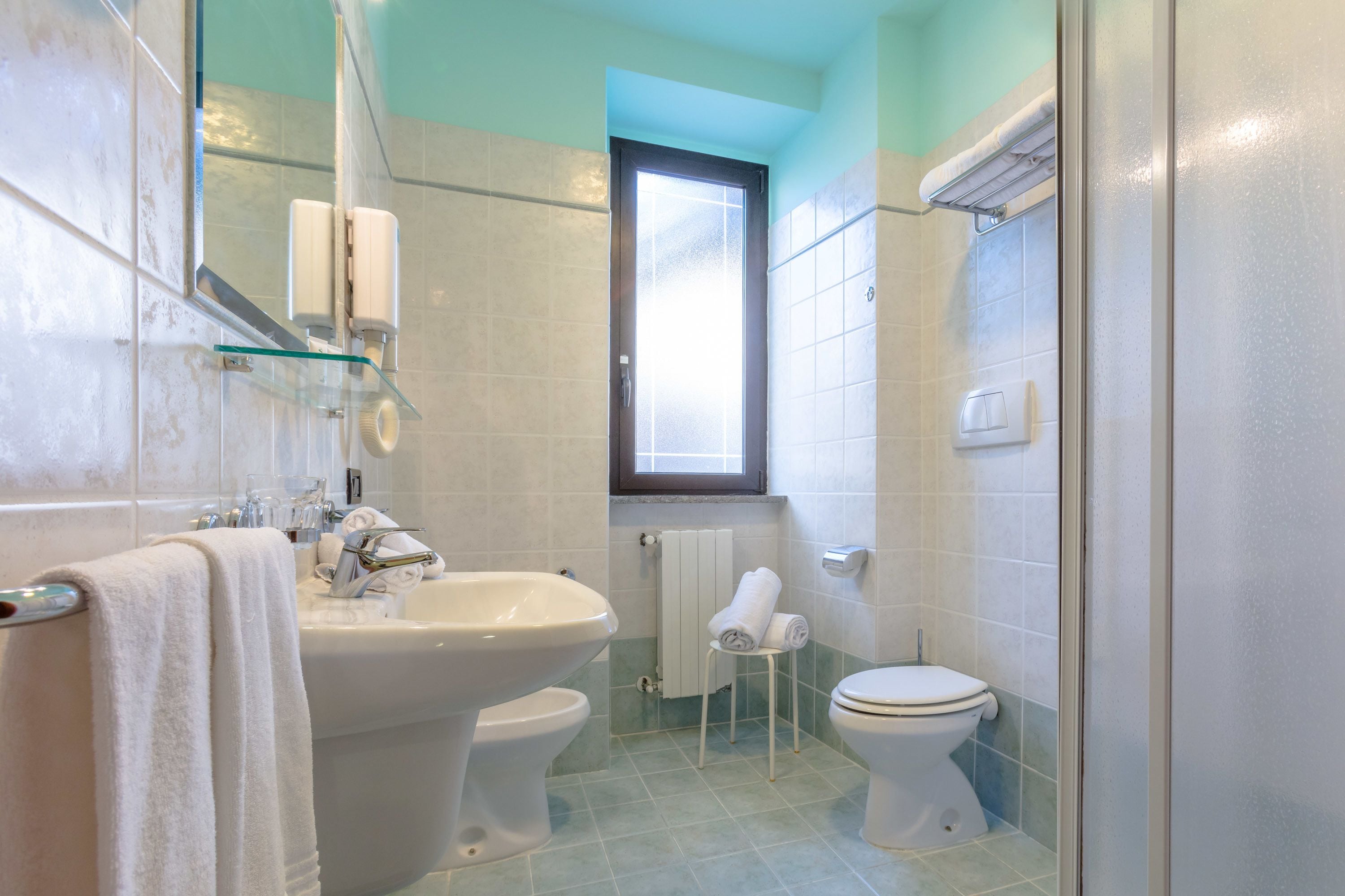 classic triple room | bathroom | shower, free toiletries, hair dryer, bathrobes