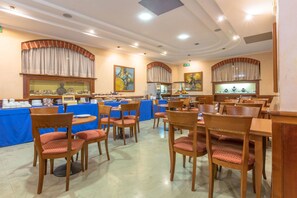 Tägliches inbegriffenes Frühstücksbuffet