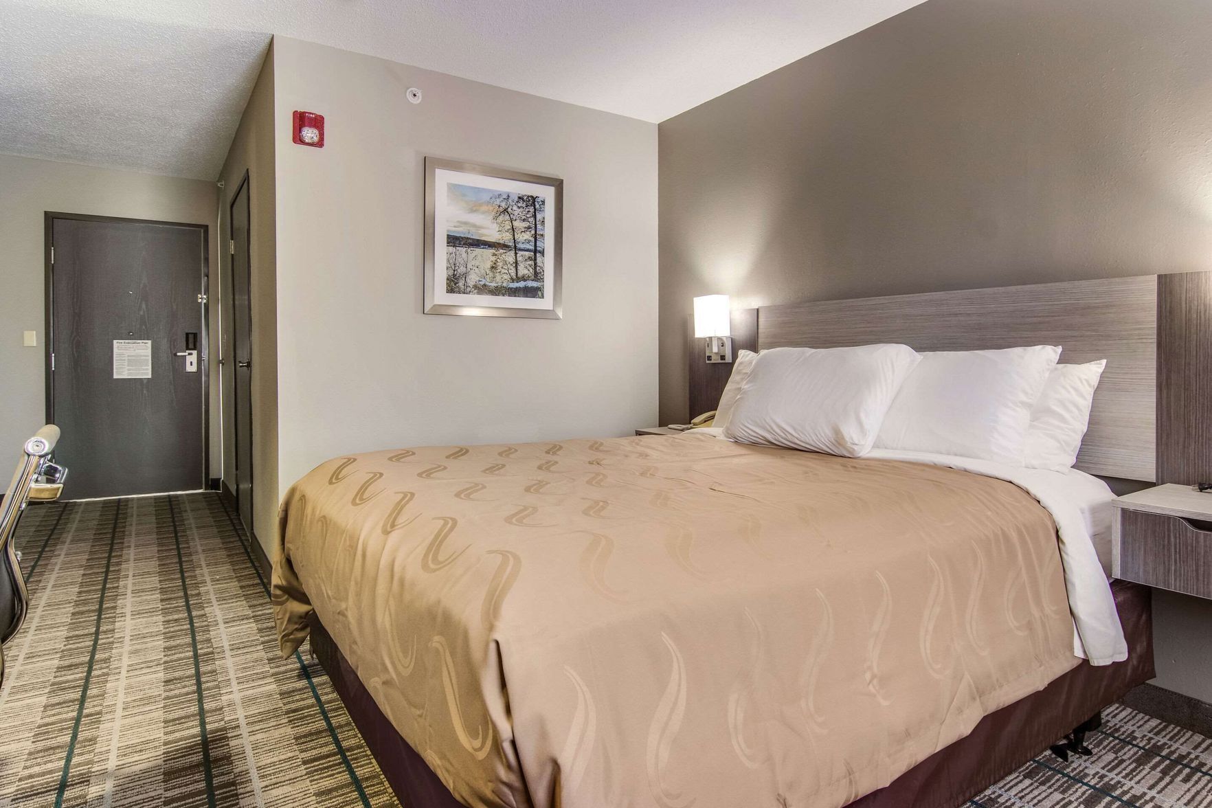 Pillowtop beds, desk, blackout drapes, soundproofing