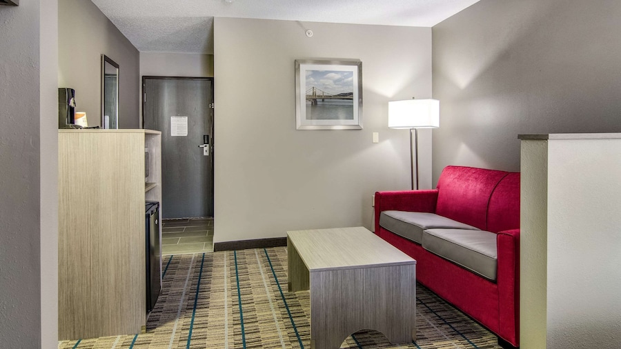 Quality Inn & Suites Grove City - Outlet Mall