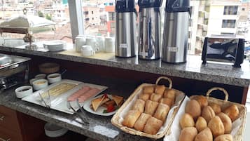 Free daily buffet breakfast