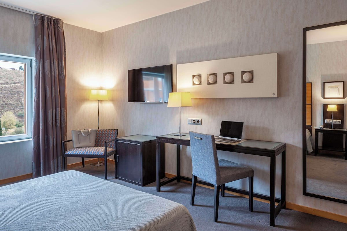 1 bedroom, minibar, in-room safe, desk
