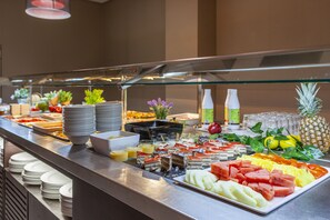 Daily buffet breakfast for a fee
