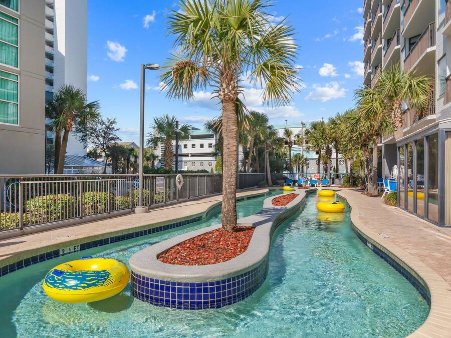 Indoor pool, 2 outdoor pools