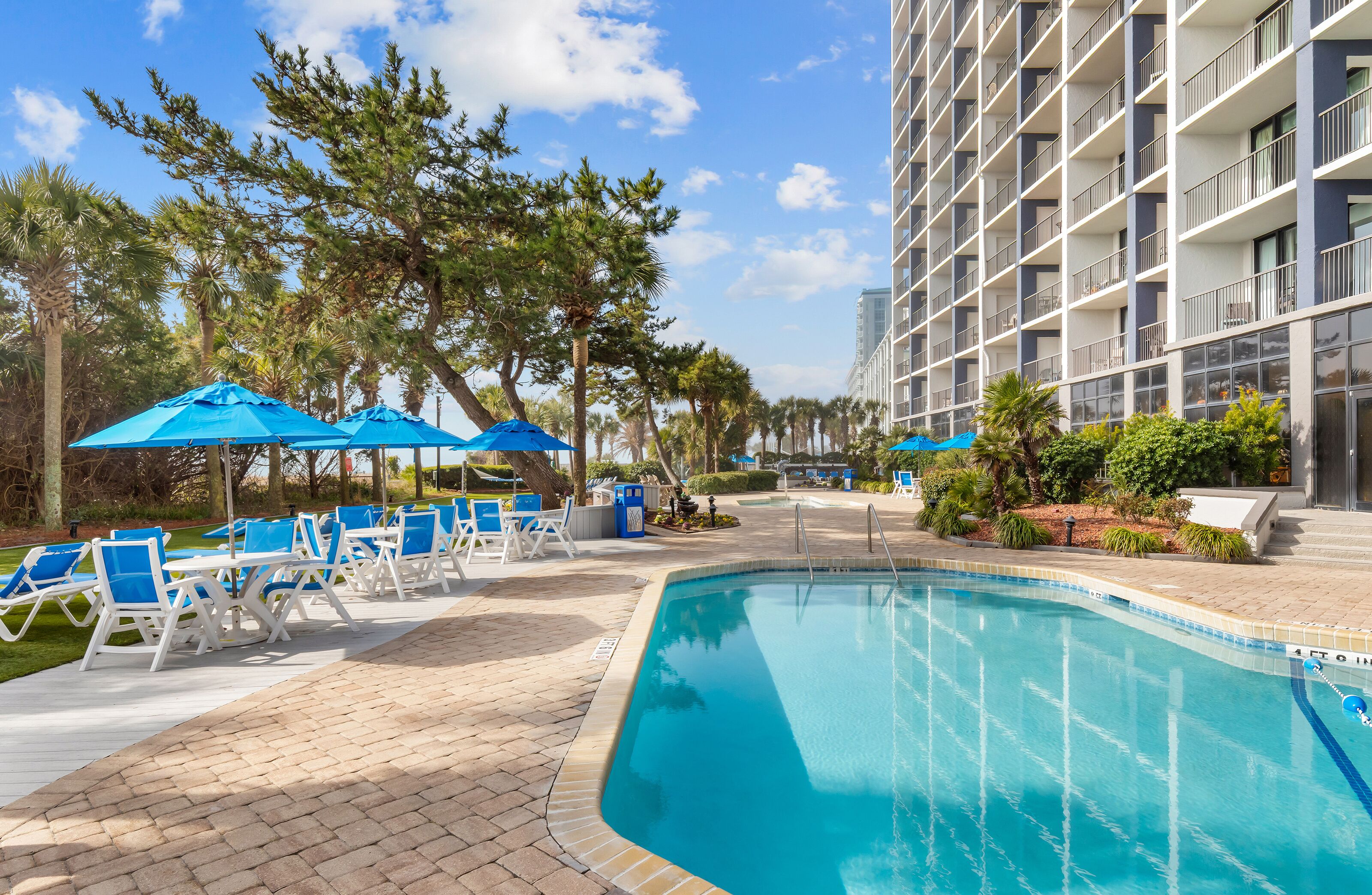 Indoor pool, 2 outdoor pools