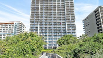 1 間睡房、房內夾萬、手提電腦工作空間、遮光窗簾/窗簾