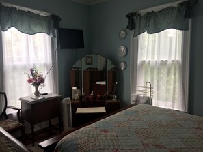 Room, Private Bathroom (Grandma Beatrice) | Iron/ironing board, free WiFi - Six Acres Bed & Breakfast (Cincinnati)