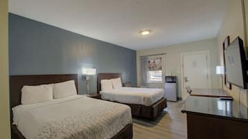 標準客房, 2 張標準雙人床, 非吸煙房 | 書桌、熨斗/熨衣板、免費搖籃/嬰兒床、折疊床/加床