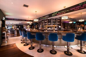 2 bars, gastro-pub