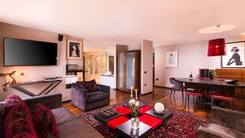 Suite presidencial, 1 cama King size, hidromasaje | Ropa de cama de alta calidad y minibar