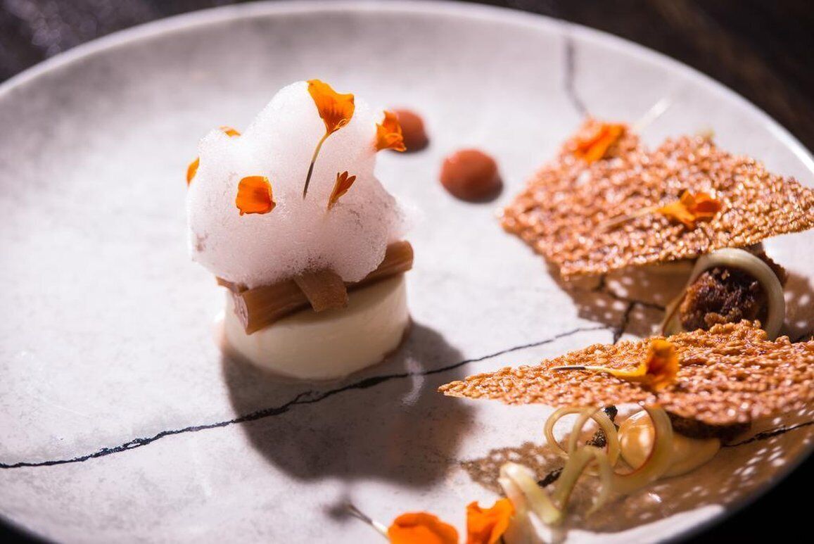 2 restaurants, breakfast, lunch, dinner served; regional cuisine