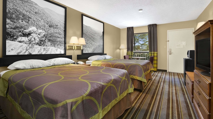Super 8 by Wyndham Oxford