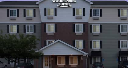 WoodSpring Suites Kansas City Liberty