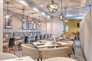 Breakfast and dinner served